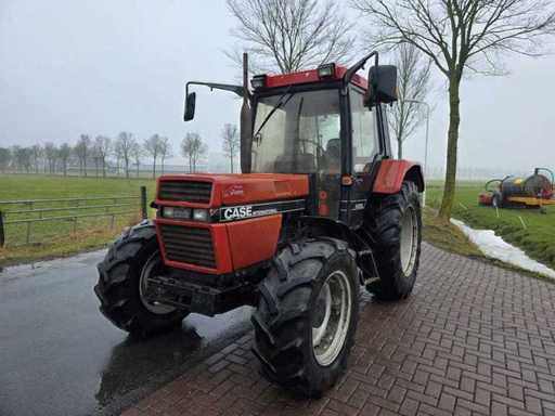 Tracteur agricole Case 845XL à traction intégrale