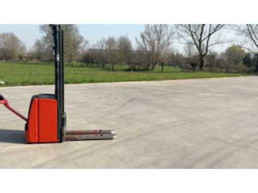 33e25383-664b-46dd-acfb-54fd6471e5c7.mp4