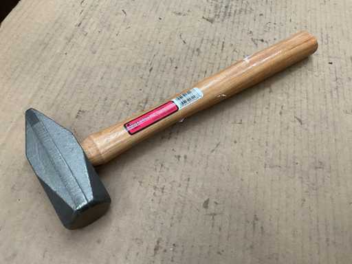 Marteau à panne croisée