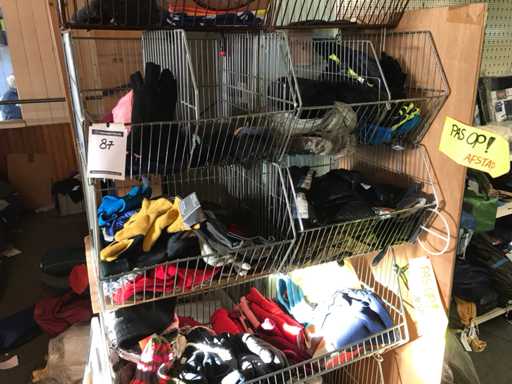 Partij handschoenen en mutsen