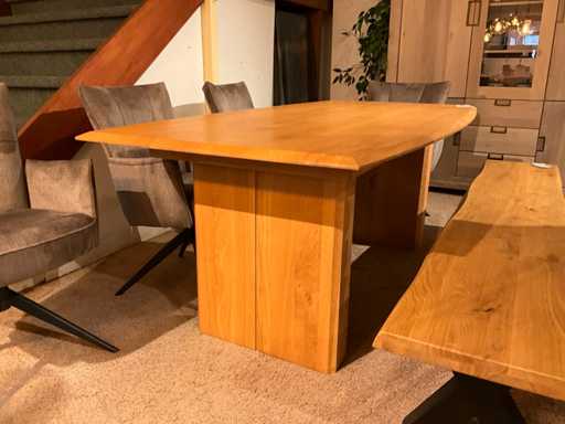 Rozk?adany d?bowy stó? do jadalni