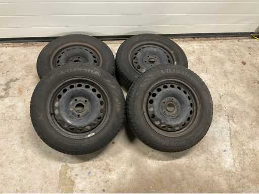 Vredestein Snowtrac 3 Pneumatico invernale con cerchio (4x)