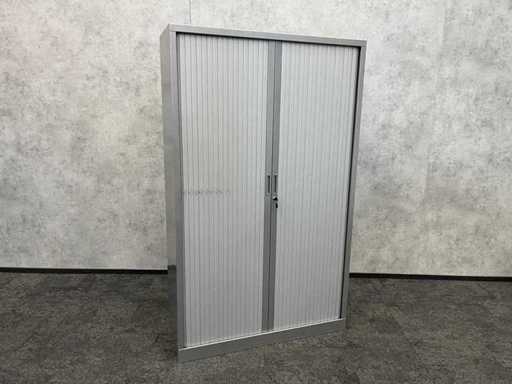 hoge stalen roldeurkast