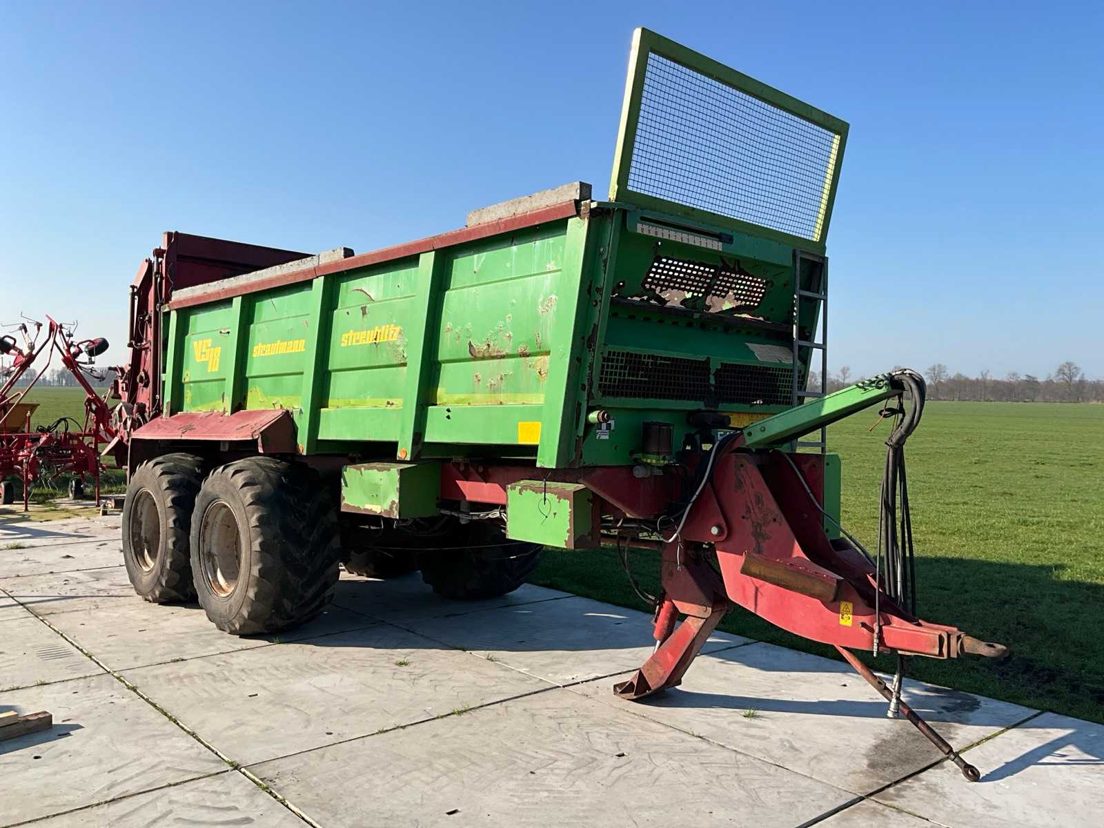 2005 Strautmann VS18 manure spreader