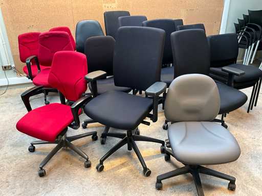 Diverse Bureaustoelen (12x) + vergaderstoelen (11x)