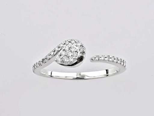 14 KT Weißgoldring mit Naturdiamant