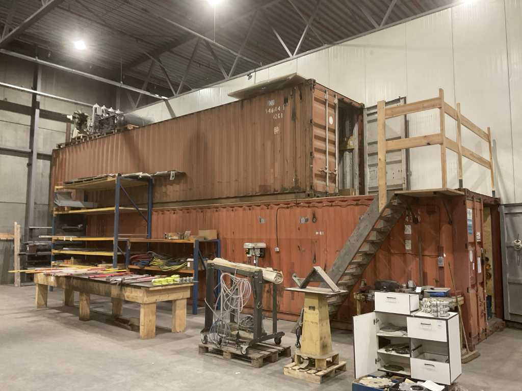Shipping container (2x)