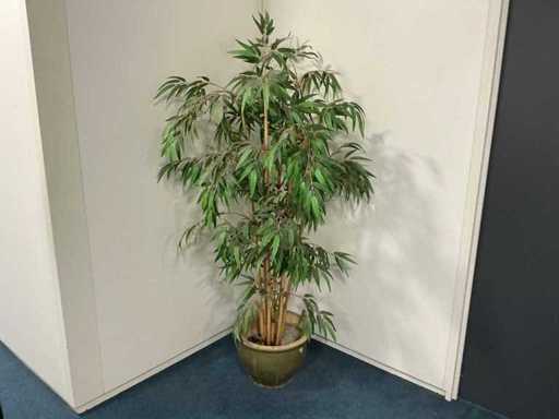 Kunstpflanze mit Topf