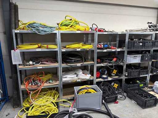 Dużo regałów na półki (32x)