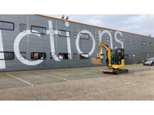 b517f8ae-fbe6-4d37-be50-f9b84e56e2cb.mp4