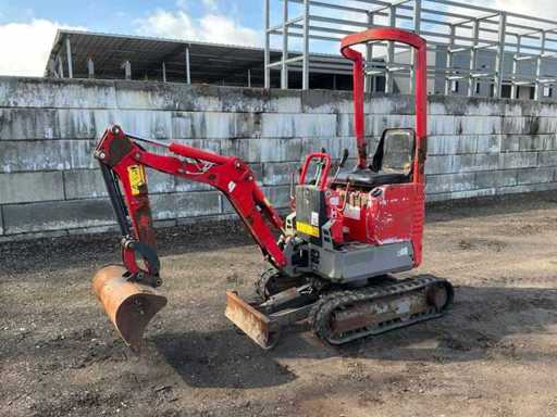 Mini pelle Bobcat E08 2016