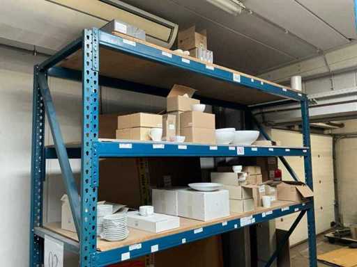 Divers articles de vaisselle, couverts et ustensiles de cuisine