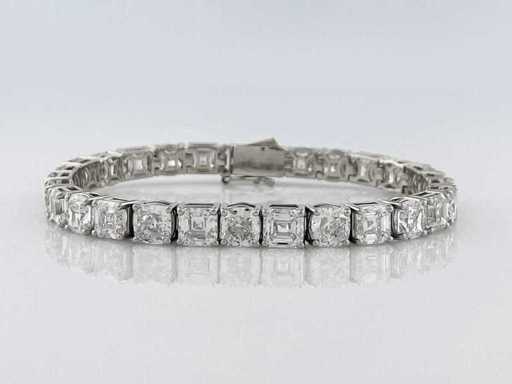 14 KT White Gold Bracelet With 30.61 Cts Lab Grown Diamond