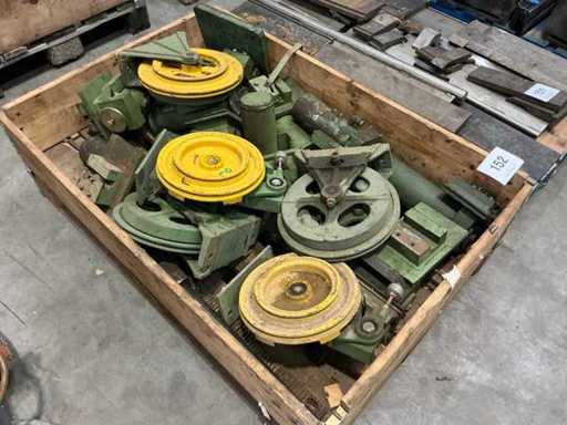 Série de diverses pièces de machines anciennes