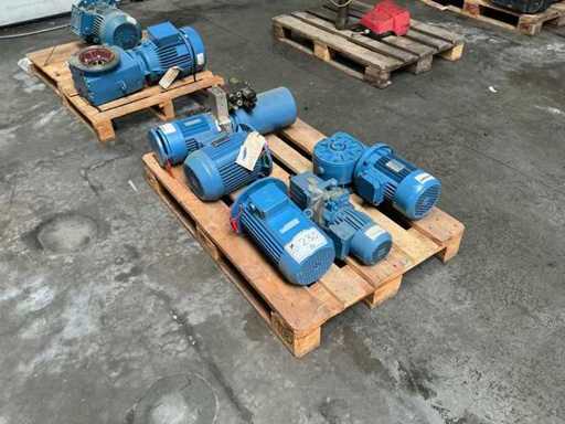 Variedad de motores y cajas de cambios (5x)