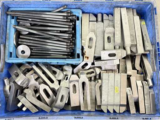   Post clamping devices
