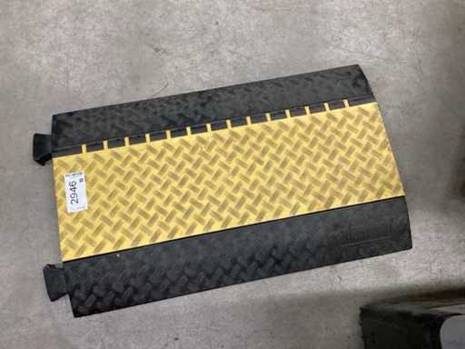 Rampa drive-over, vespa gialla, 90x55cm, incernierata