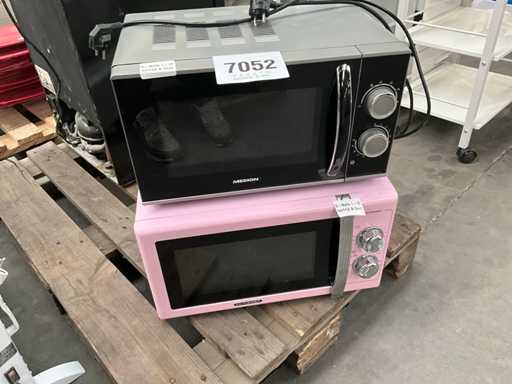 Microwave oven (2x)