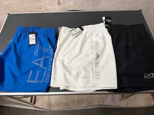 Emporio ARMANI (3 fois)