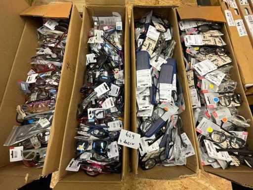 Reading glasses various models, colors and strengths (400x)