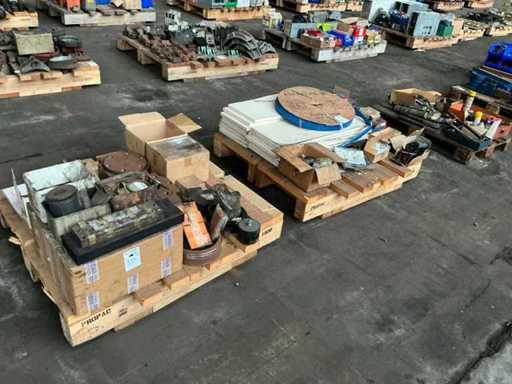 Batch of various tools and parts