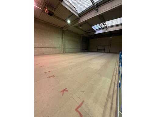 Mezzanine of 369m2 - Wooden floor