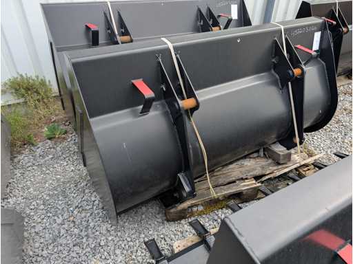 EURON STEEL S.R.O.  EARTH BUCKET COMPLETE WITH TEETH - 1850 MM - 0.9 CBM