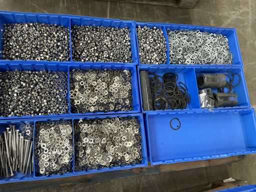 Batch of fasteners