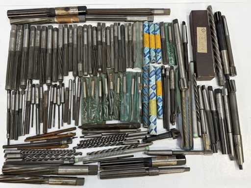   Reibahle Spiralbohrer