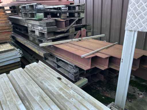 Metalen H-profielen en pvc buizen (20x)