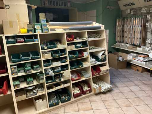 Remaining contents of retail space