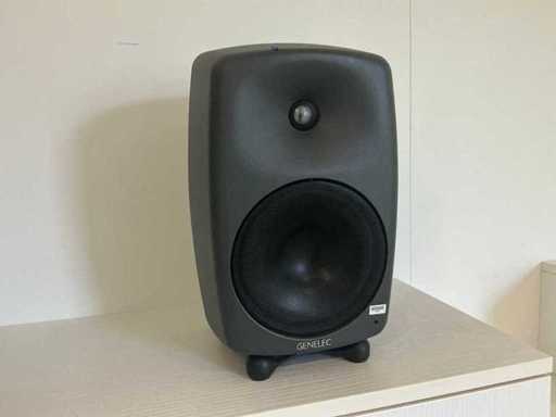 Monitor bi-amplificat Genelec 8050A