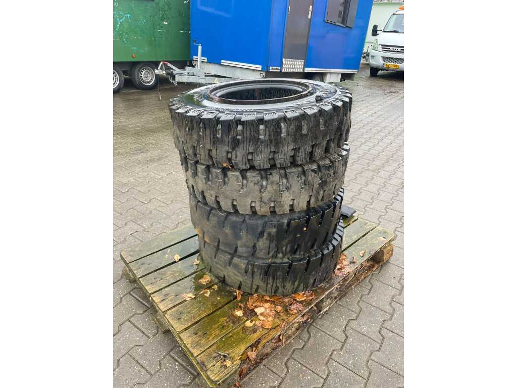 Tyres For a forklift Forklift accessories