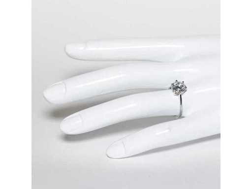 14-Karat-Weißgoldring mit 3,04 Karat. Diamant
