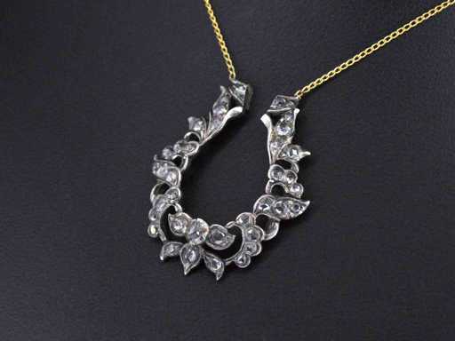 Collier en or et en argent avec des diamants
