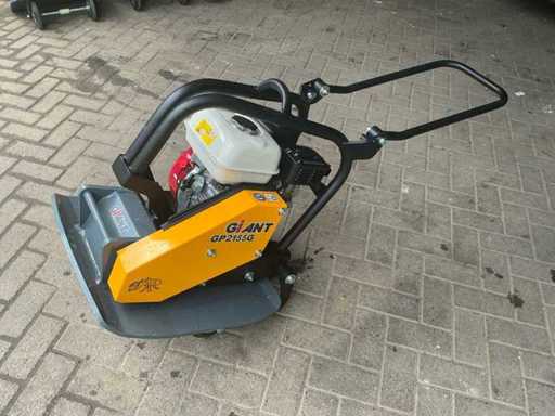 2022 Giant GP2155G Plattenverdichter