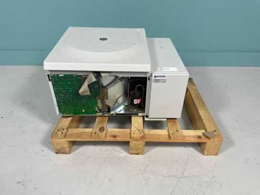 Eppendorf - 5805 - Centrifuga - 2006