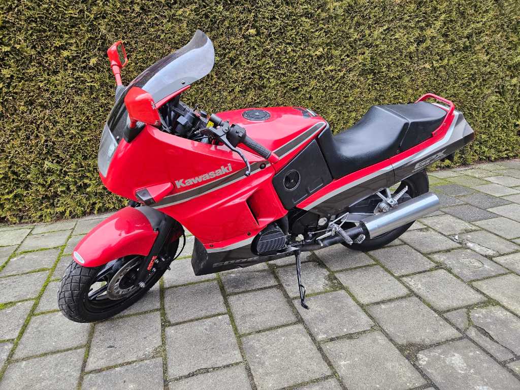 Kawasaki - Sport - GPX 600 R - Motorrad