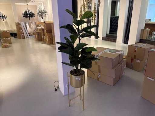 Kunstpflanze im Topf