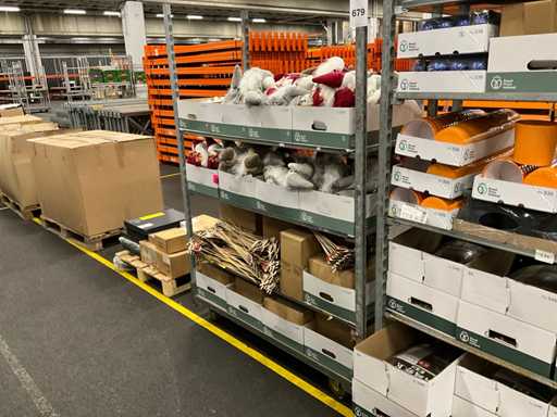 Partia świątecznych przedmiotów