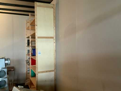 Rafturi de perete din lemn