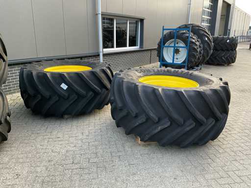 Continental SVT Tire with rim (2x)