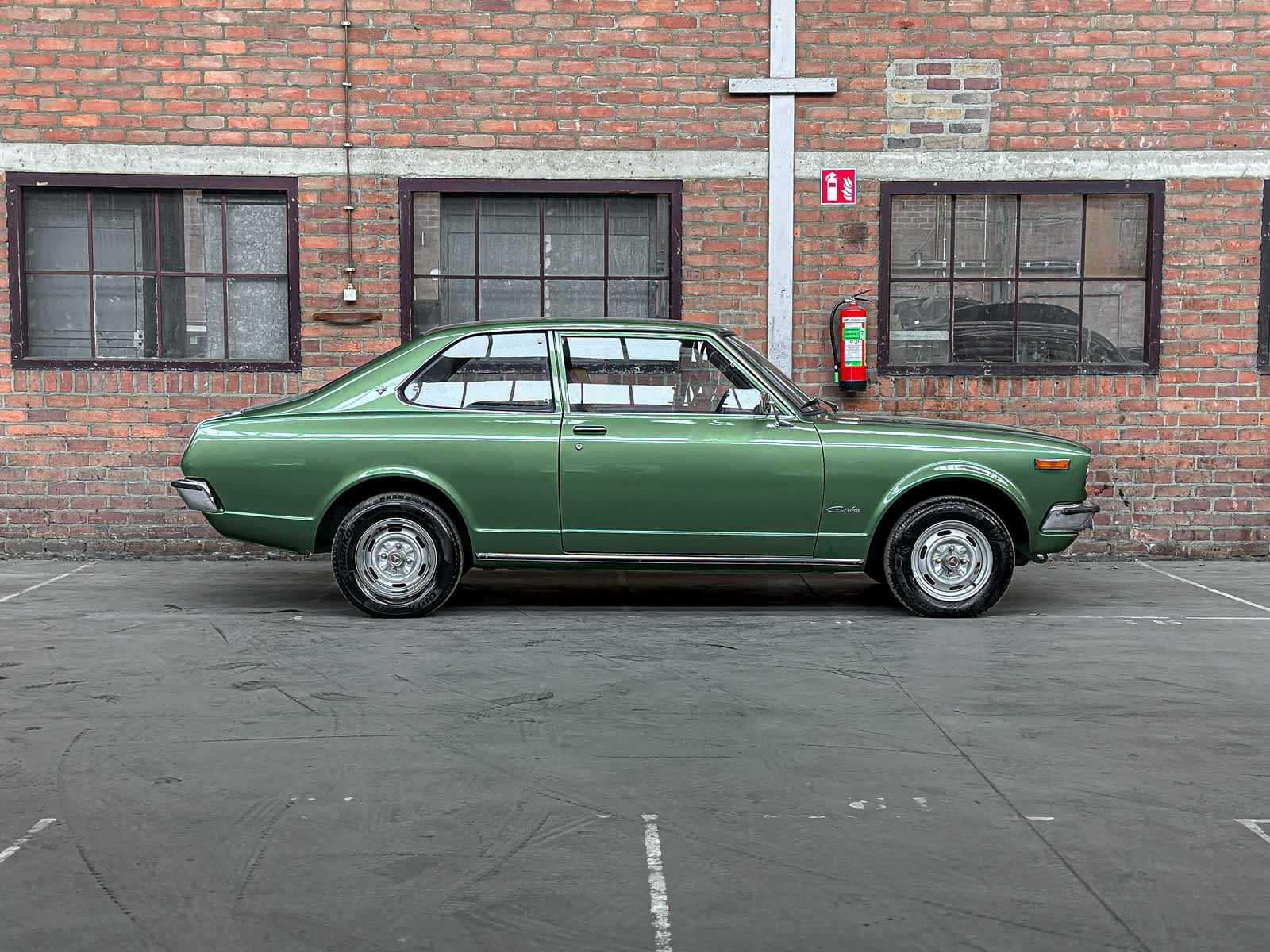 Toyota Carina 1.6 de Luxe 75pk 1976, 98-JU-66