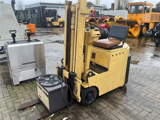 Stivuitor electric Muli din oțel 1976