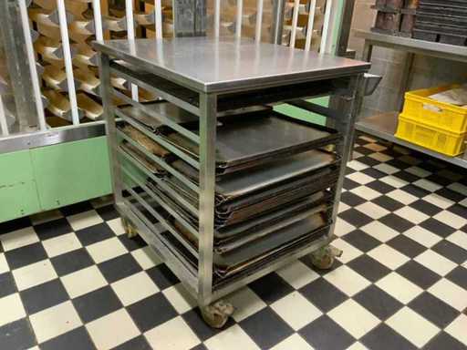 Établi mobile en acier inoxydable, incluant plaques de cuisson et porte-outils