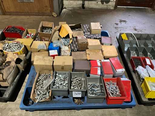 Matériau de fixation