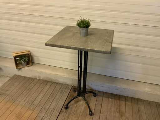 Hoge terrastafel (2x)