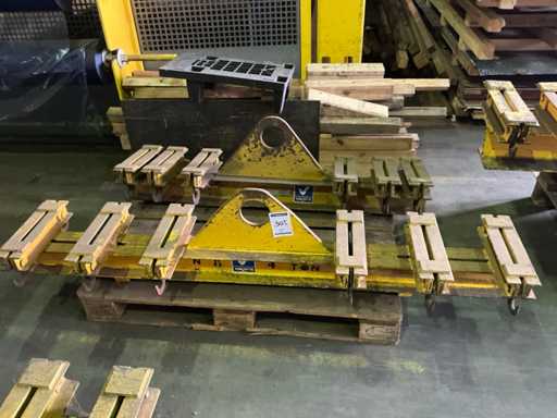 Various lifting beams (2x)