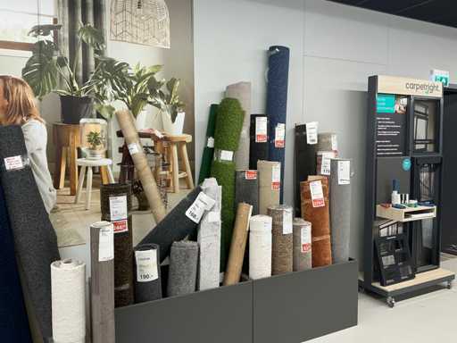 Dużo różnych pokryć podłogowych (30x)