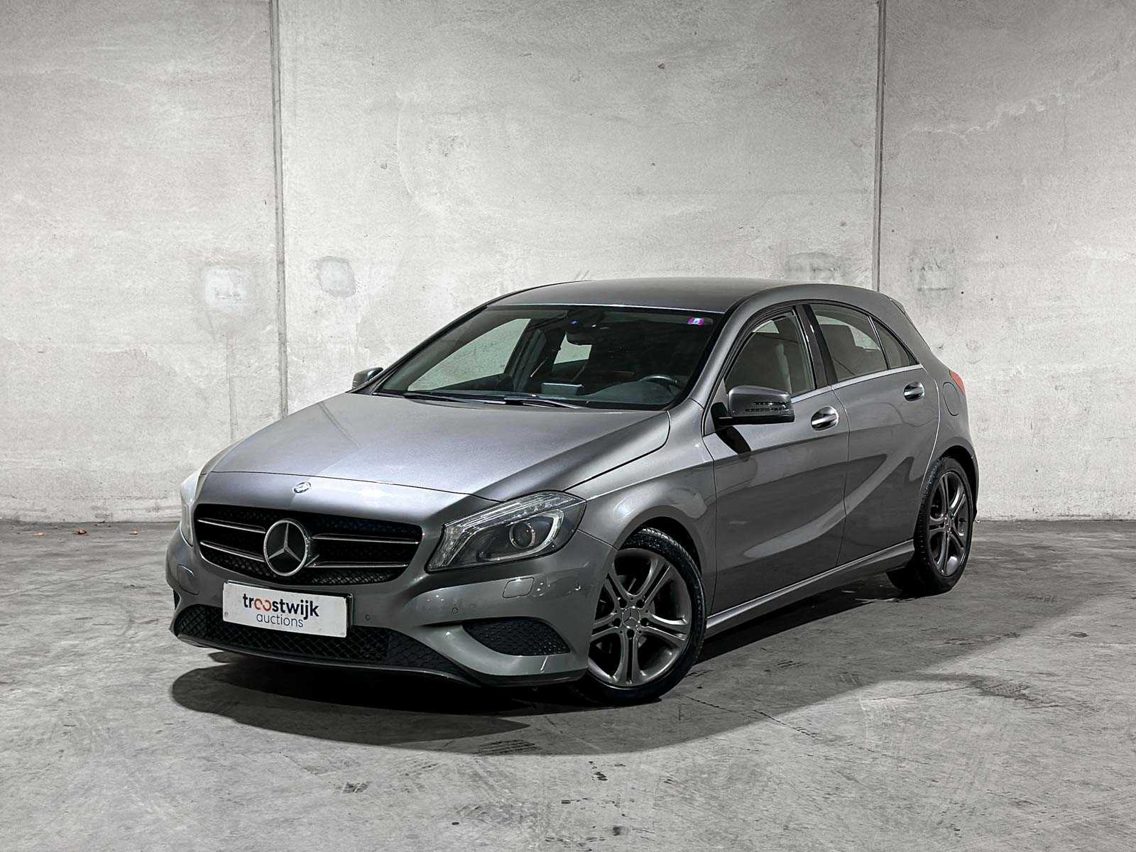 Mercedes-Benz A180 4U3 A-klasse 121pk 2013 (Origineel-NL), 8-SRR-41